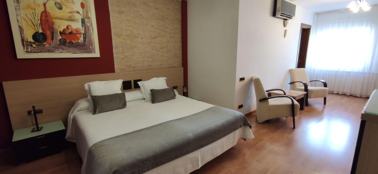 Hotel Segle XX Tremp Eksteriør billede