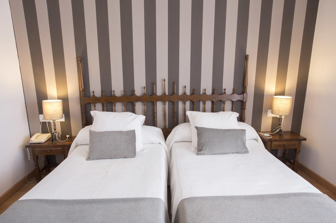 Hotel Segle XX Tremp Eksteriør billede