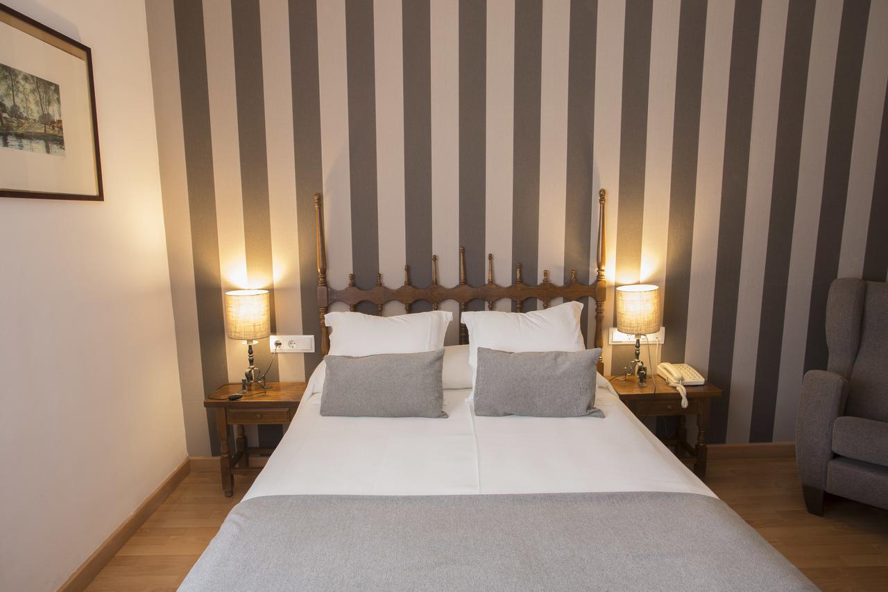 Hotel Segle XX Tremp Eksteriør billede