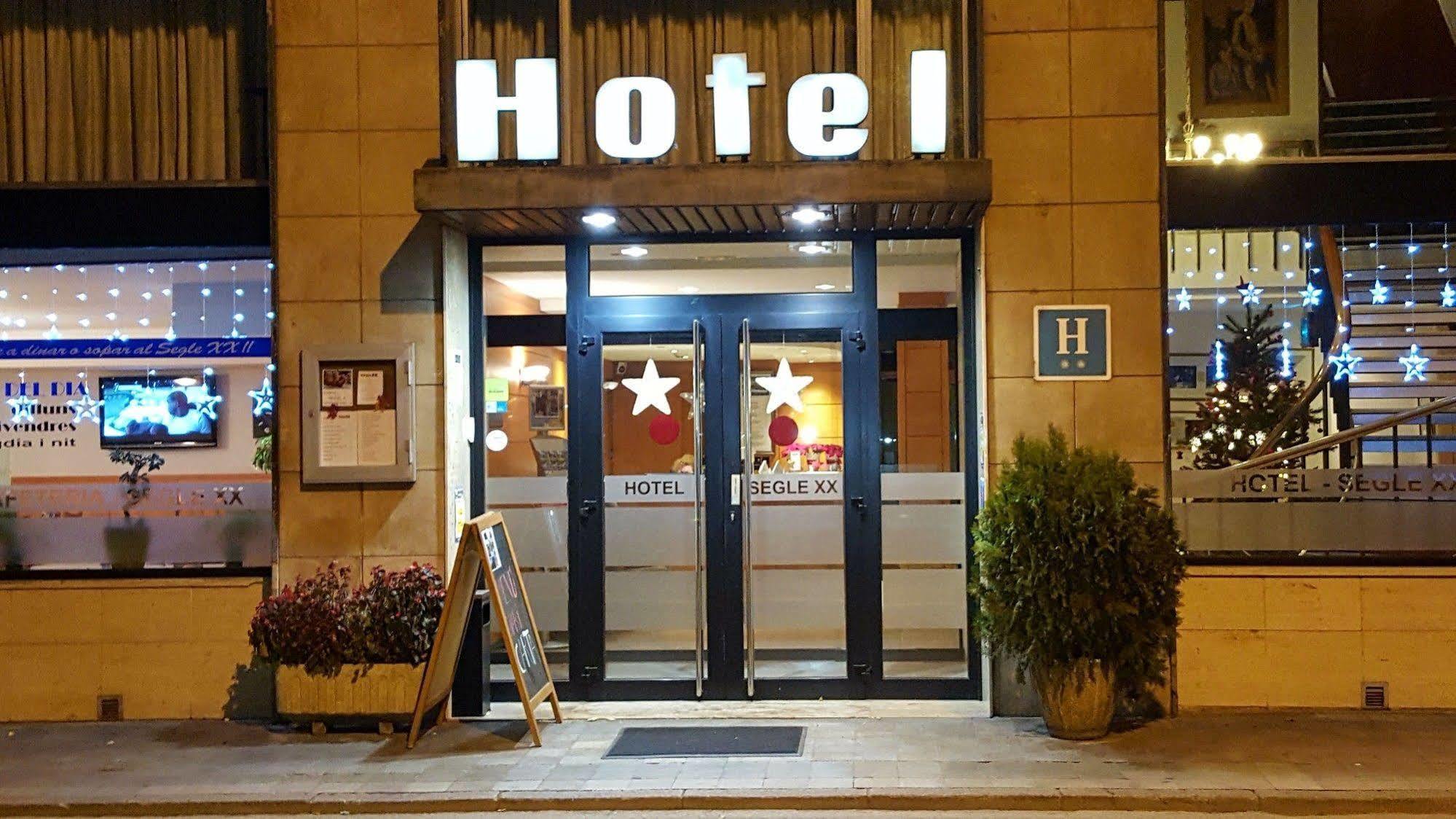 Hotel Segle XX Tremp Eksteriør billede