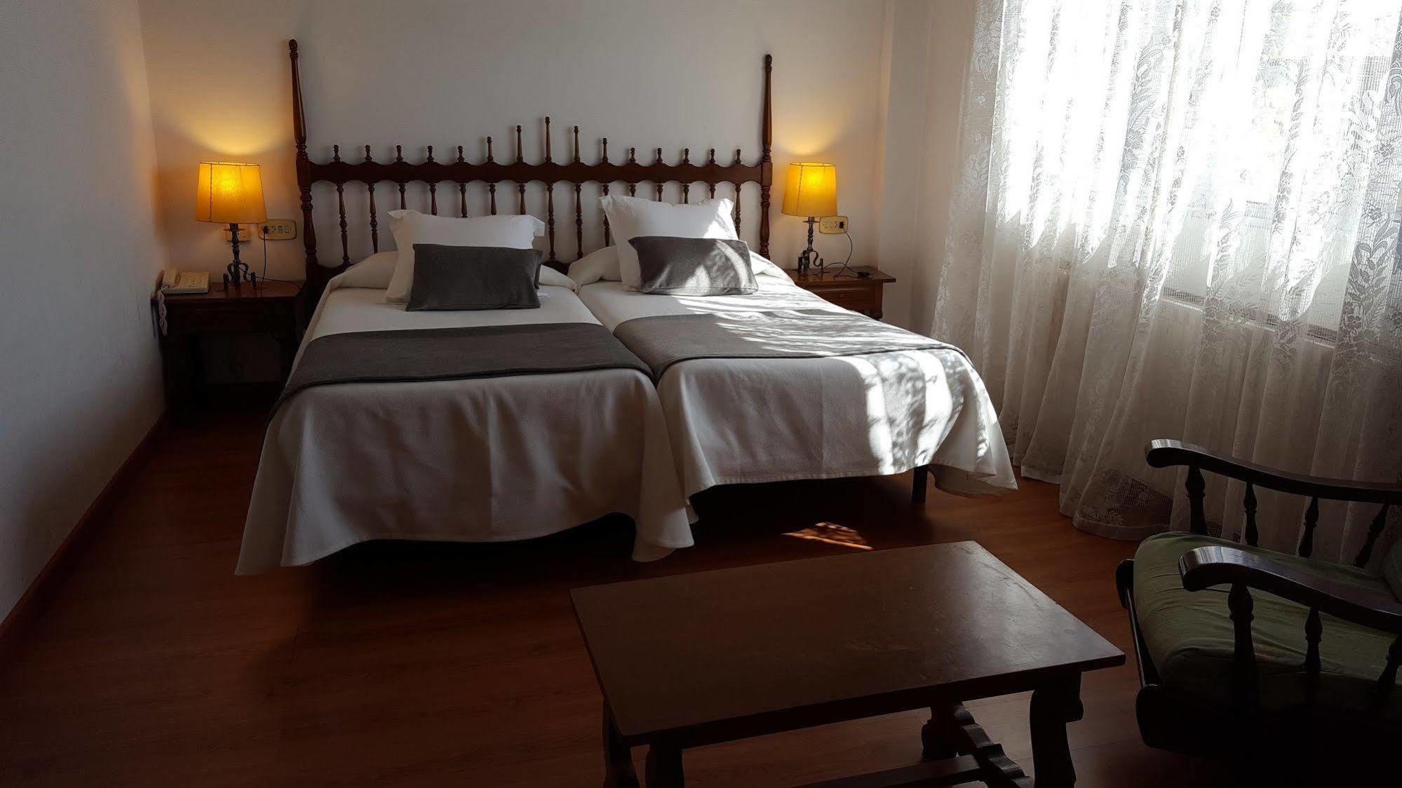 Hotel Segle XX Tremp Eksteriør billede